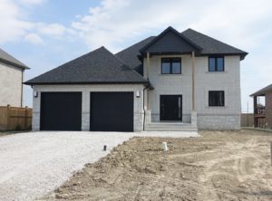 916 Lakewood Crescent, Lakeshore Ontario Home For Sale