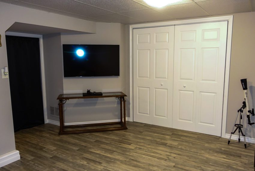 1550 Ellrose-25