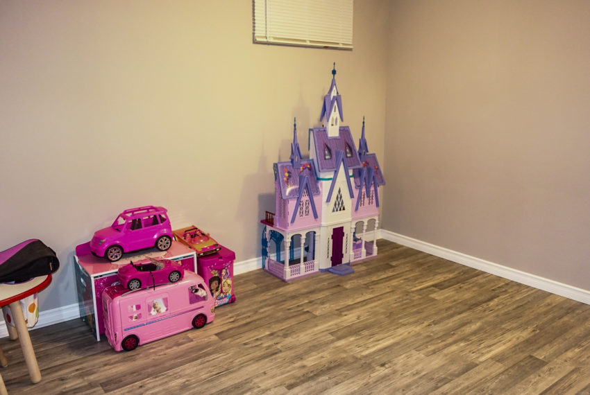 1550 Ellrose-26