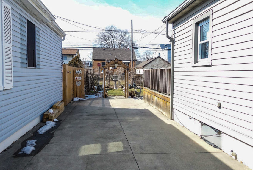 2589 Chandler rd-4